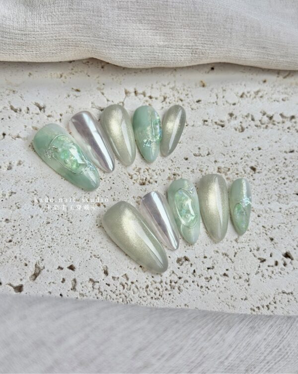 浮翠 Floating Jade